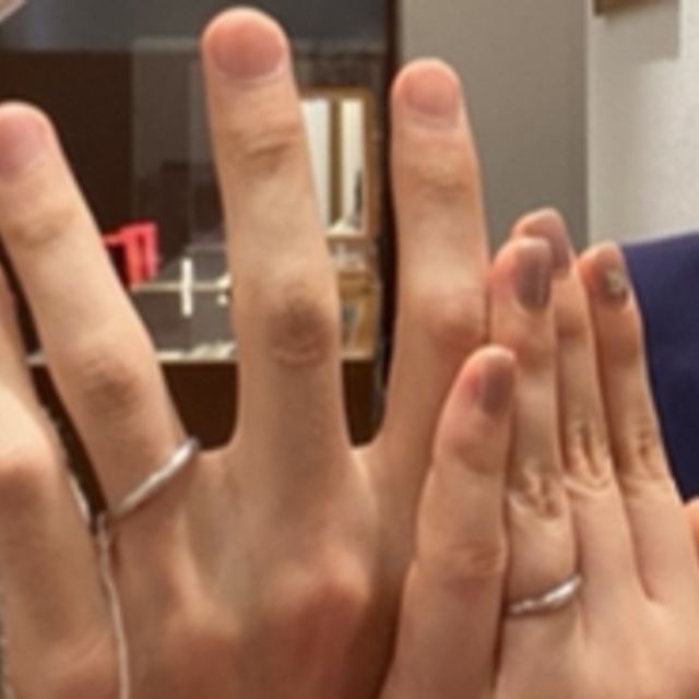 【銀座ダイヤモンドシライシの口コミ】 指輪のデザインがシンプルで普段使いしやすそうではあるが、スタンダード…