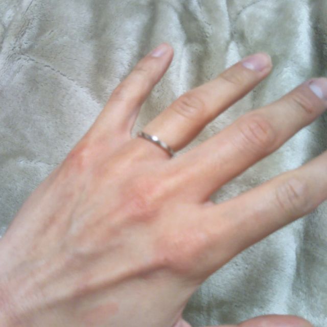 【アイプリモ(I-PRIMO)の口コミ】 価格、自分とパートナーの意見が一致したから。
ストレートの指輪はシンプ…