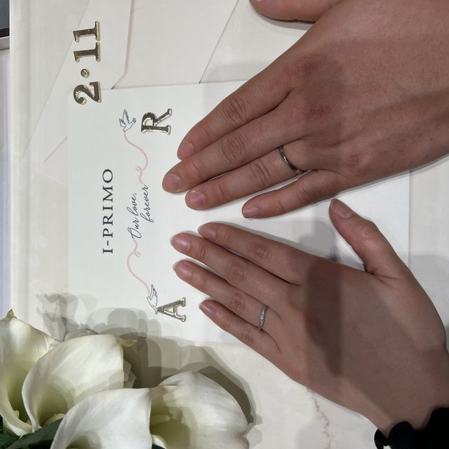 【アイプリモ(I-PRIMO)の口コミ】 どの角度からみてもダイヤモンドがキラキラ輝いて見えるこのデザインに惹…