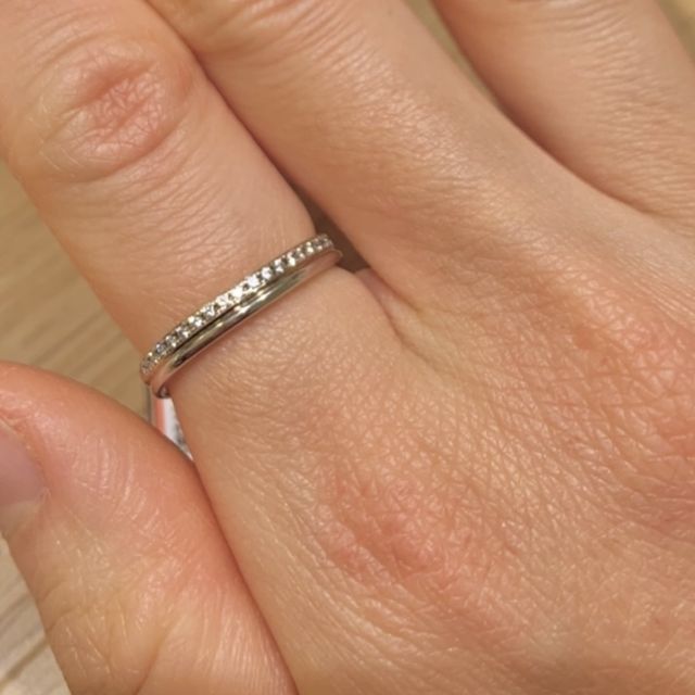 【PORTADA(ポルターダ)の口コミ】 エタニティリングを探していて、変わったデザインが目に止まったので試着…