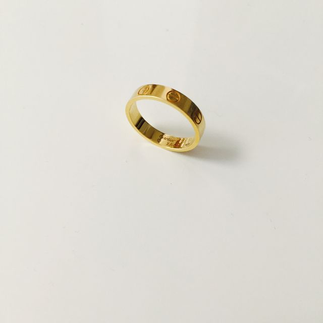 【カルティエ(Cartier)の口コミ】 彼とリングと腕時計をおそろいのブランドで揃えたかったので、リングと腕…