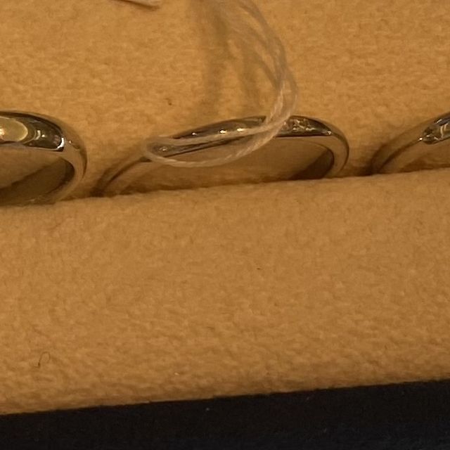 【ヴァンドーム青山(VENDOME AOYAMA)の口コミ】 他の指輪と比べると太さが細くて指とフィットしたように感じました。ダイ…