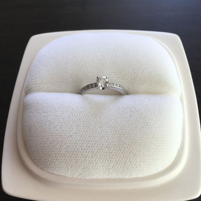 【俄(にわか)の口コミ】 プロポーズ後、婚約指輪を購入するため夫と様々なブランド、店舗を回り、…