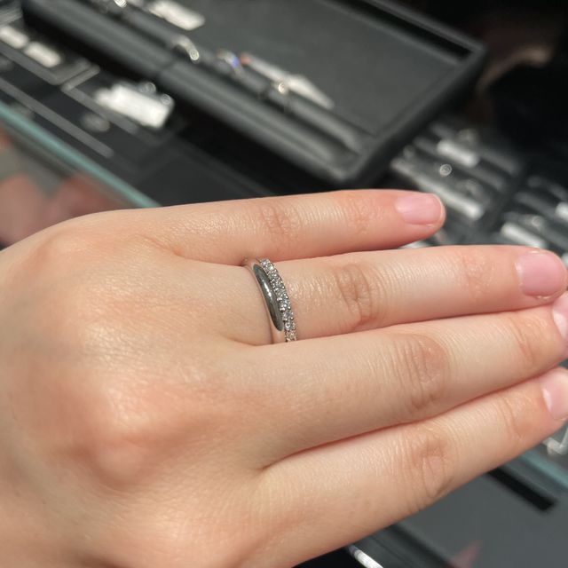 【エクセルコダイヤモンド(EXELCO DIAMOND)の口コミ】 丈夫なリングを探しており、プラチナの中でも丈夫なハードプラチナの取り…