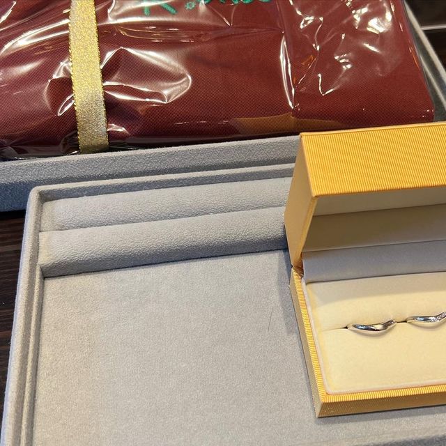 【ケイウノ ブライダル(K.UNO BRIDAL)の口コミ】 思うデザインのが見つからず、これとこれが一緒だと良いなぁって言いつつ…