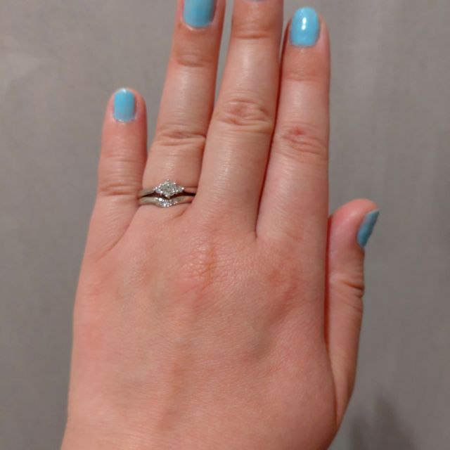 【アイプリモ(I-PRIMO)の口コミ】 直感です！
沢山の指輪が並んだディスプレイの中から片っ端から試着してい…