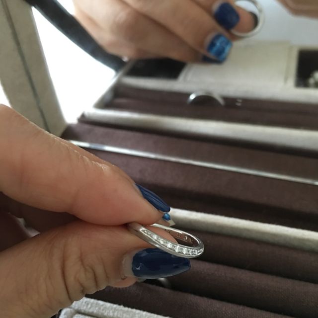 【Ponte Vecchio(ポンテヴェキオ)の口コミ】 ・ちょっとだけダイヤも入れたい
・ずっと身に着けているものだから着け心…