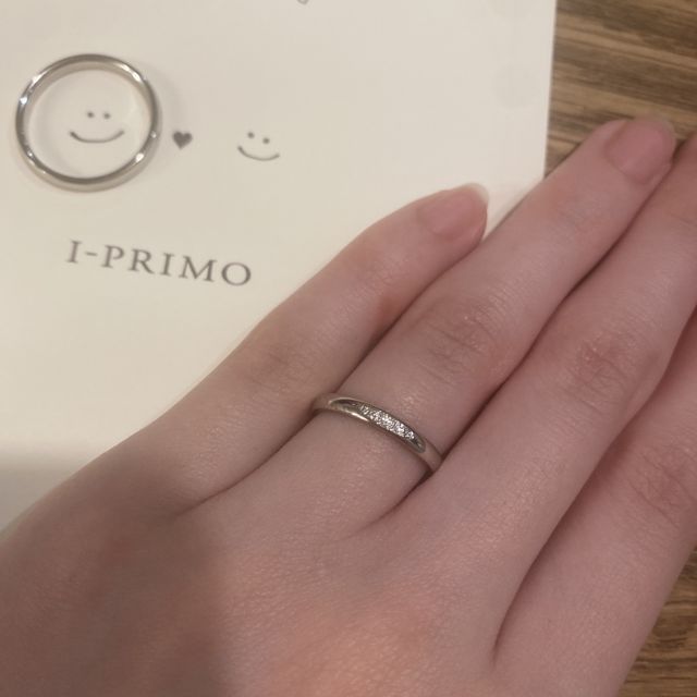 【アイプリモ(I-PRIMO)の口コミ】 金属アレルギーの方でもつけられる点と、デザインが綺麗だった点です
少し…