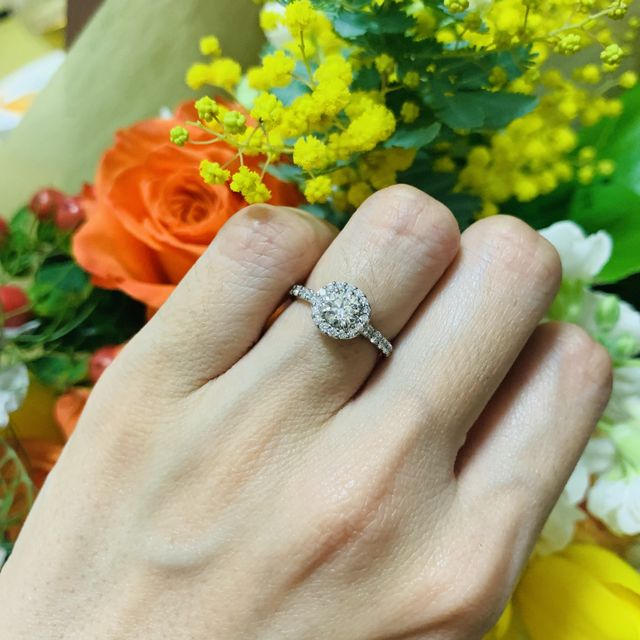 【宝寿堂(ほうじゅどう)の口コミ】 私は指輪のデザインがこの形のメレダイヤが着いているものが良くて探して…