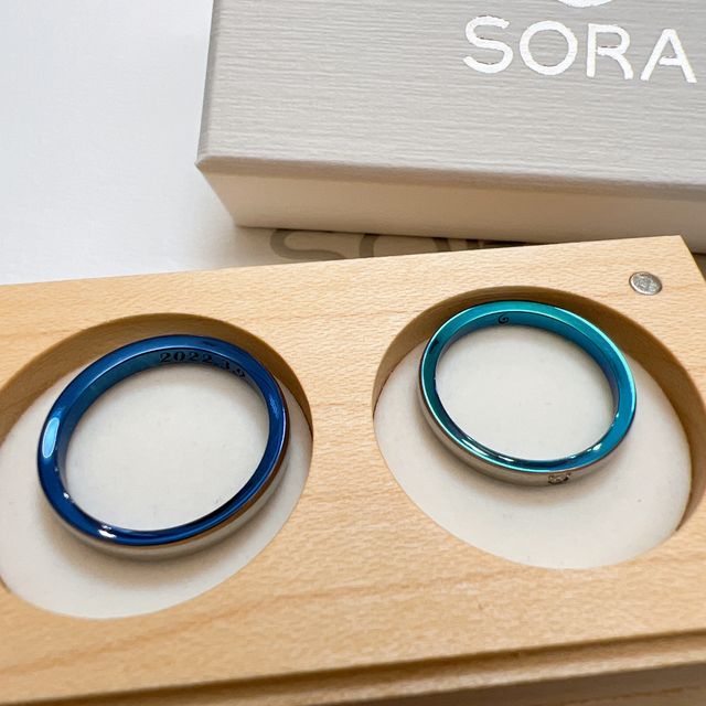 【SORA(ソラ)の口コミ】 シンプルですが、側面にもカラーが入り人とは少し違うものを着用できます…