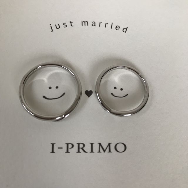 【アイプリモ(I-PRIMO)の口コミ】 Ｖラインの指輪は指が長く見えると聞いたため試着してみると、本当に長く…