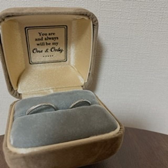 【One&Only(ワンアンドオンリー)の口コミ】 Ｓ字(ウェーブ)の指輪を探しており、旦那と共に形、大きさ、太さ全てに一…