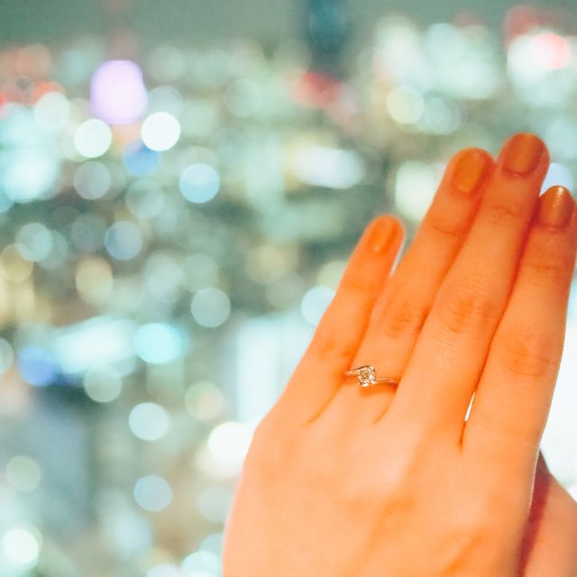 【出雲結(いずもゆい)の口コミ】 シンプルで、普段使いしやすいデザインを探していました。光結の婚約指輪…