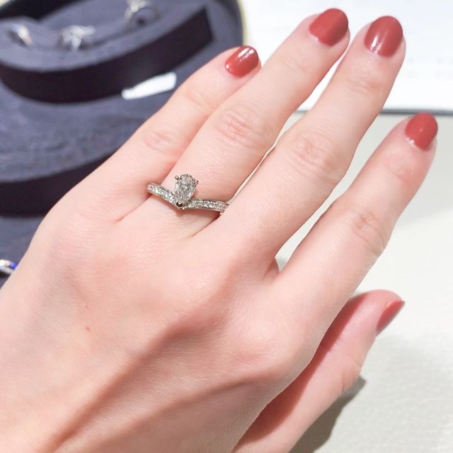 【ショーメ(CHAUMET)の口コミ】 ジョゼフィーヌシリーズの中でも比較的シンプルで、飽きのこないデザイン…