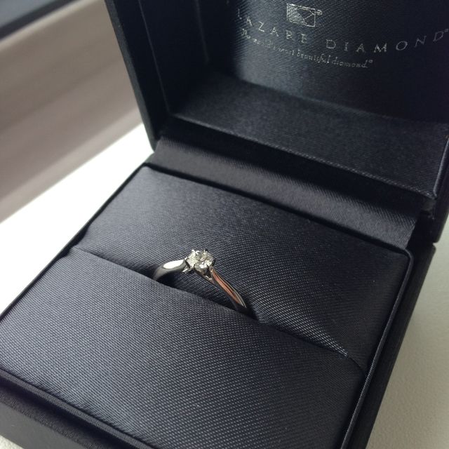 【ラザール ダイヤモンド(LAZARE DIAMOND)の口コミ】 元々、シンプルなTHE婚約指輪！というような指輪が希望でした。ラザールダ…