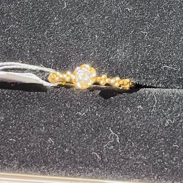 【TRECENTI(トレセンテ)の口コミ】 あまりゴツゴツしたタイプが好きではないので高さの無いファッションリン…