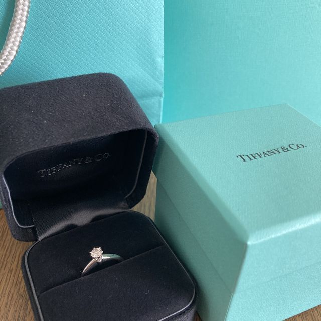 【ティファニー(Tiffany & Co.)の口コミ】 Tiffanyという有名ブランドだと女性は喜んでくれるのではないかと考え、ま…