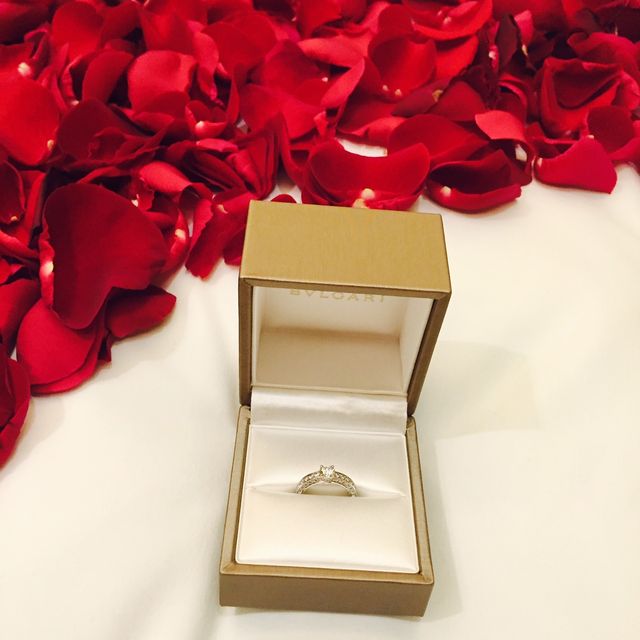 【ブルガリ(BVLGARI)の口コミ】 お金を実際に支払う主人が気に入ったのが決めてです。
この指輪の他に別の…