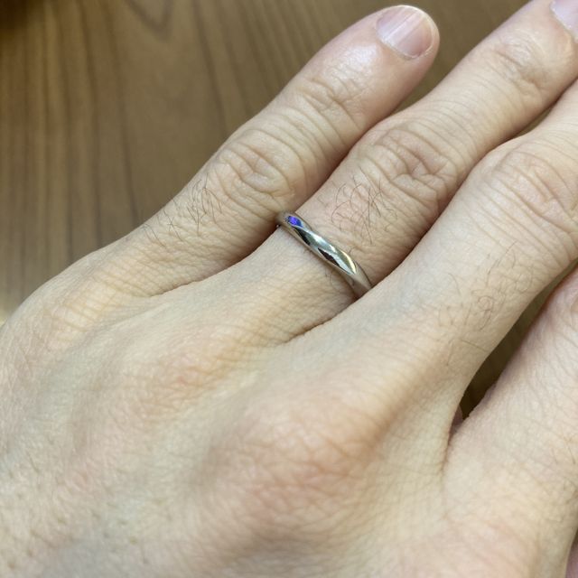 【銀座ダイヤモンドシライシの口コミ】 シンプルなデザインの指輪を探してました。
他のブランドより指輪のデザイ…