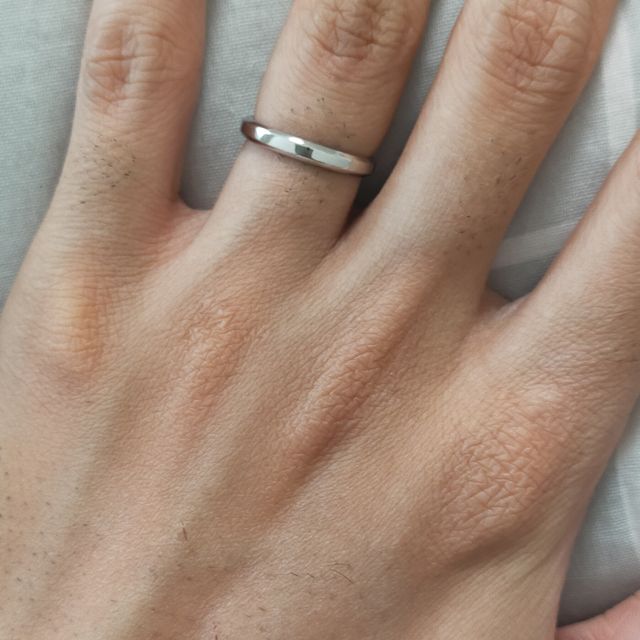【銀座ダイヤモンドシライシの口コミ】 デザインが自分の指に一番合っていると思った。
自分の指は男性にしては細…