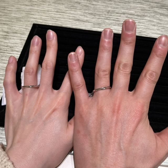 【TRECENTI(トレセンテ)の口コミ】 指輪のデザインがストレートまたはウェーブが良かったので、ストレートと…