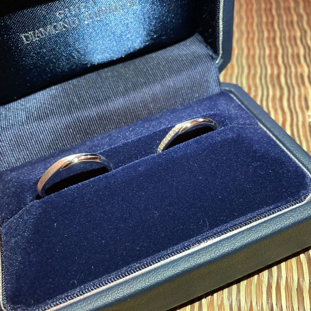 【銀座ダイヤモンドシライシの口コミ】 指輪のデザインは少しねじれた動きのあるものが良かったのですが、銀座ダ…