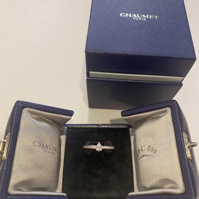 【ショーメ(CHAUMET)の口コミ】 人と被らないということが前提で店舗選びを行い、その中でも渡したいデザ…