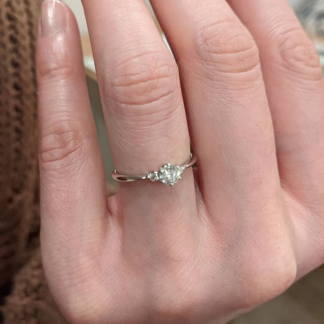 【HOSHI no SUNA 星の砂(ほしのすな)の口コミ】 バランスがとても良かった。３つのダイヤが印象的で値段も予算に合ってい…