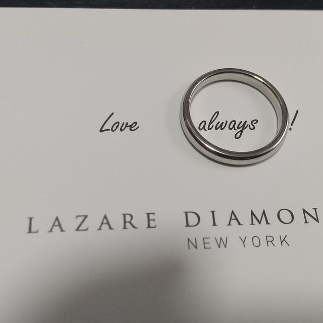 【ラザール ダイヤモンド(LAZARE DIAMOND)の口コミ】 指輪の決めては、もともとシンプルなものを考えていました。
そんななか何…