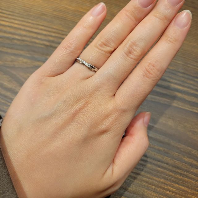 【エクセルコダイヤモンド(EXELCO DIAMOND)の口コミ】 デザインとして、少し太めであること・人と被らないようなデザインである…