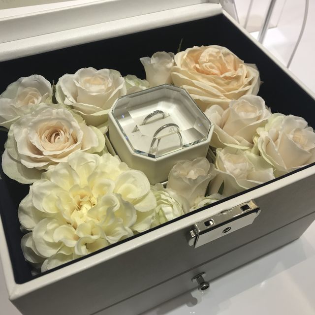 【4℃ BRIDAL(ヨンドシーブライダル)の口コミ】 デザインが好きで試着させていただいた時に気に入ったことと、思っていた…