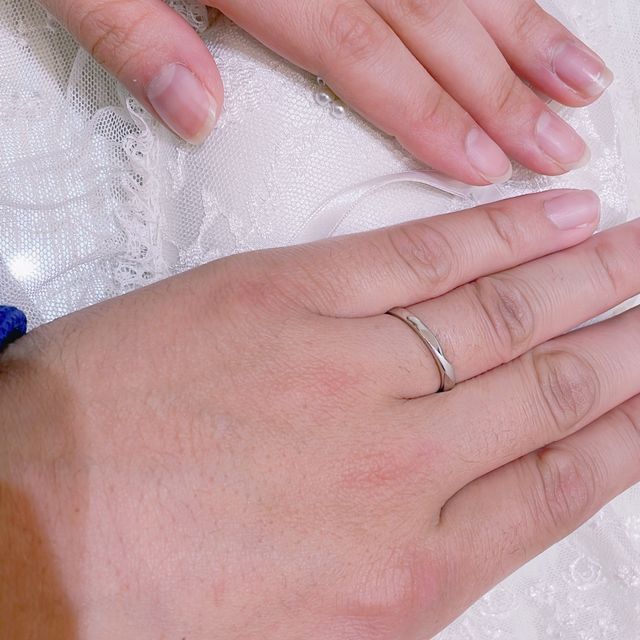 【TRECENTI(トレセンテ)の口コミ】 ストレートタイプの少しウェーブがかかっていて素敵でした。マット加工さ…