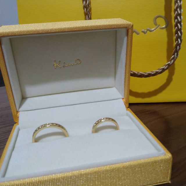 【ケイウノ ブライダル(K.UNO BRIDAL)の口コミ】 指輪の決め手になったのは月桂樹の葉のデザインです
妻が動物や植物のデザ…