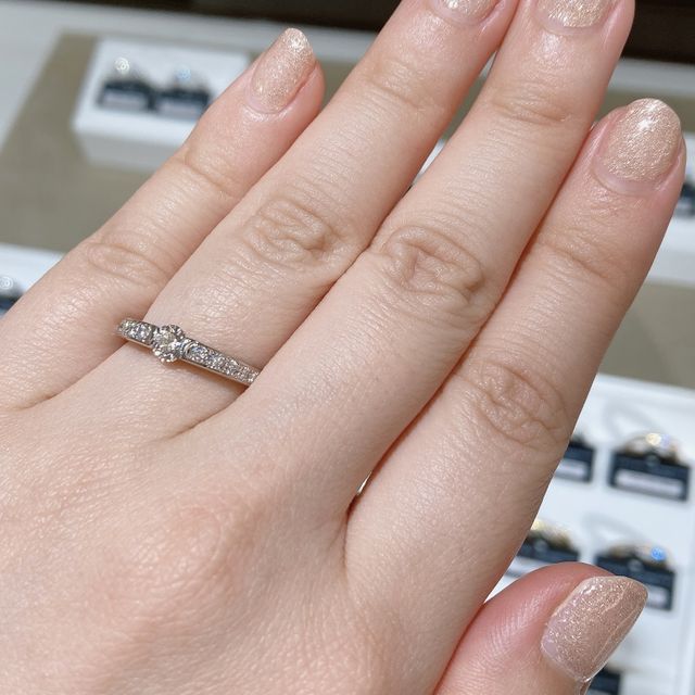 【ラザール ダイヤモンド(LAZARE DIAMOND)の口コミ】 3大カッターブランドの１つ、ラザールのダイヤモンドは虹色の輝きが眩しか…