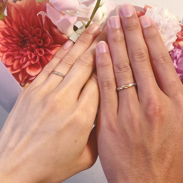 【Beauty and the Beast(ディズニー美女と野獣)の口コミ】 シルバーかゴールドかピンクゴールドか
どの色にしようか迷って決められず…