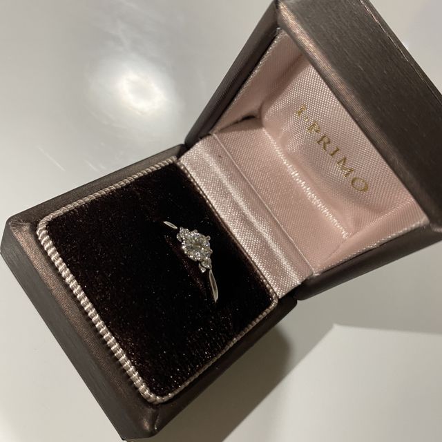 【アイプリモ(I-PRIMO)の口コミ】 この指輪は彼がサプライズで購入してくれました！キラキラ輝く本物のダイ…