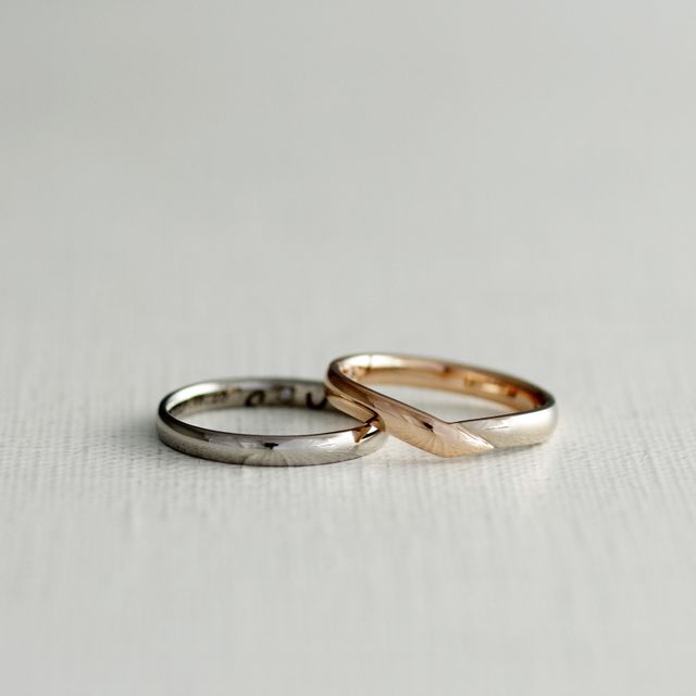 【atelier CraM(アトリエ クラム)の口コミ】 ペアではないデザインですが、裏側の刻印で二人だけの指輪になりました。…