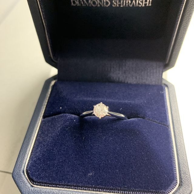 【銀座ダイヤモンドシライシの口コミ】 まずはじめに、デザインについては入店後速攻で決めました。とにかくこれ…