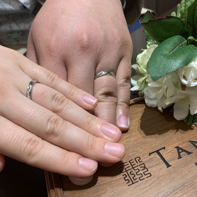 【TANZO.(鍛造指輪)の口コミ】 キラキラ光る高級感のある指輪が好きでダイアモンドの数にまでこだわって…