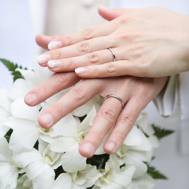 【ブルガリ(BVLGARI)の口コミ】 シンプルなデザインのもので、つけ心地が良いものを探していました。ブル…