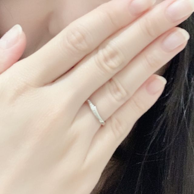 【アイプリモ(I-PRIMO)の口コミ】 動きがあるデザインが好みで、シンプルというよりはおしゃれな感じを探し…