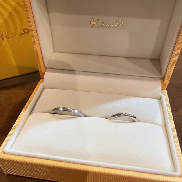 【ケイウノ ブライダル(K.UNO BRIDAL)の口コミ】 指輪のデザインが気に入り、購入を決意しました。オプションで指輪の表面…