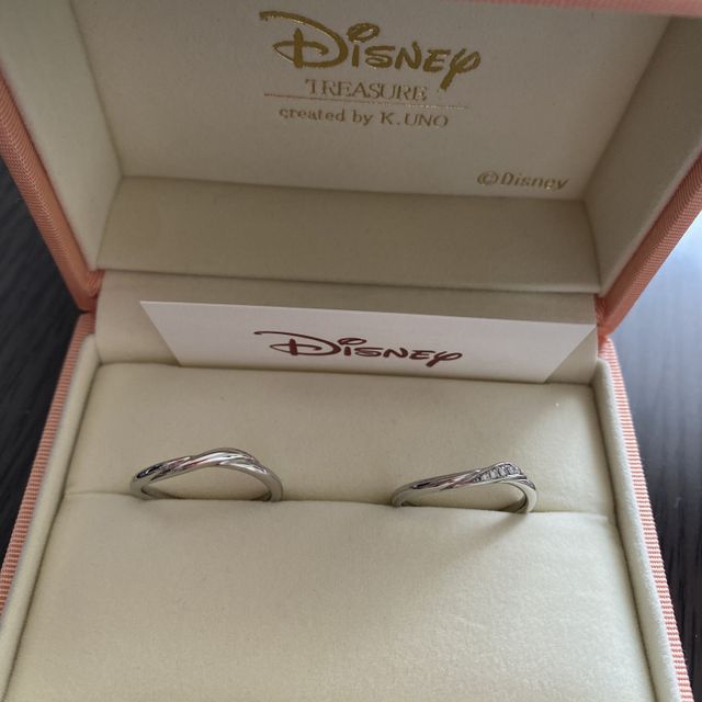 【ケイウノ ブライダル(K.UNO BRIDAL)の口コミ】 2人で探している中で、シンプルではあるけど少しひねりを入れたデザインが…