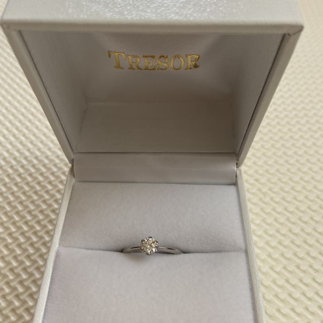 【TRESOR(トレゾア)の口コミ】 生涯持つものなので、シンプルなデザインのものがいいなと思っていました…