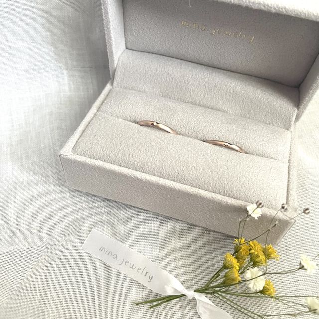 【mina.jewelry(ミナジュエリー)の口コミ】 キラキラつやつやしたものは2人共苦手で服装もカジュアルなので、普段使い…