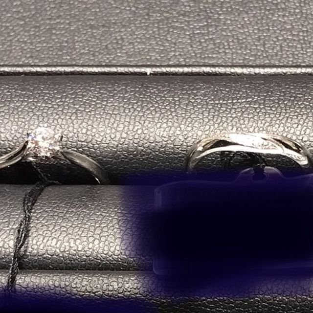 【エクセルコダイヤモンド(EXELCO DIAMOND)の口コミ】 リングがしっかりとしていてゴージャスに見えました。ダイヤモンドの輝き…