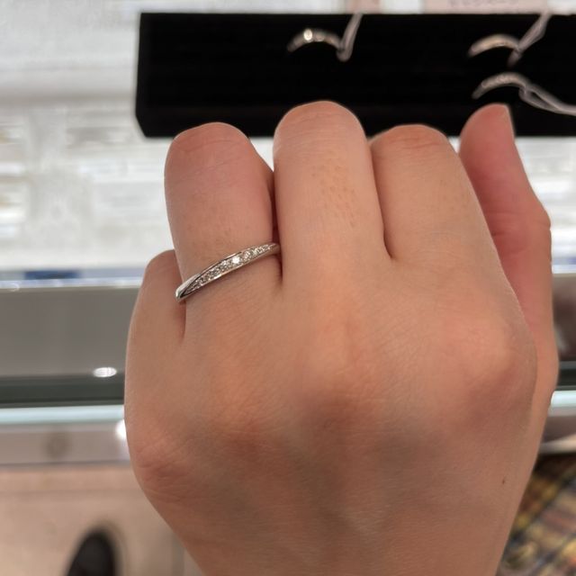 【ヴァンドーム青山(VENDOME AOYAMA)の口コミ】 どの指輪もデザインが可愛くて、試着する度にどれも素敵だなと思いました…