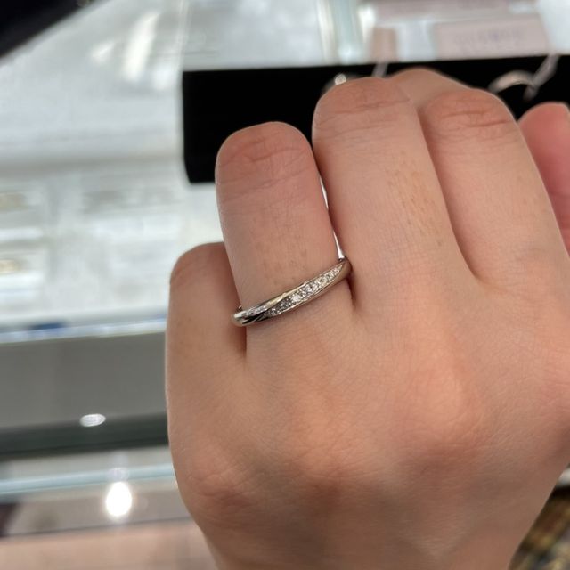 【ヴァンドーム青山(VENDOME AOYAMA)の口コミ】 どの指輪もデザインが可愛くて、試着する度にどれも素敵だなと思いました…