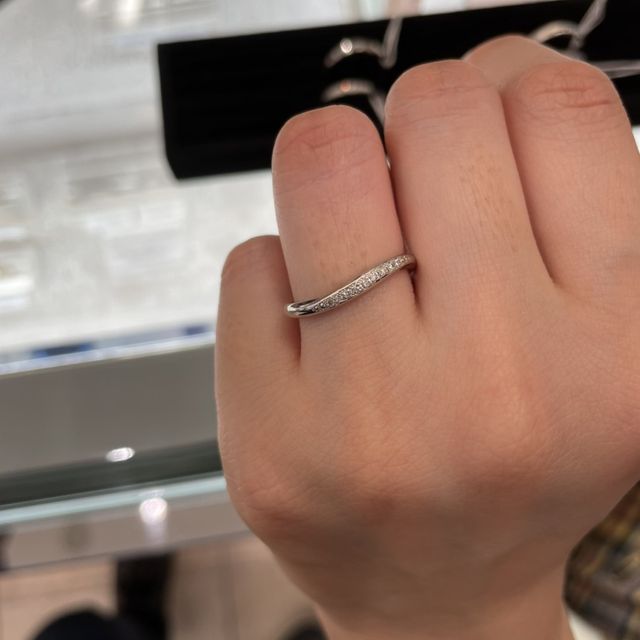 【ヴァンドーム青山(VENDOME AOYAMA)の口コミ】 どの指輪もデザインが可愛くて、試着する度にどれも素敵だなと思いました…