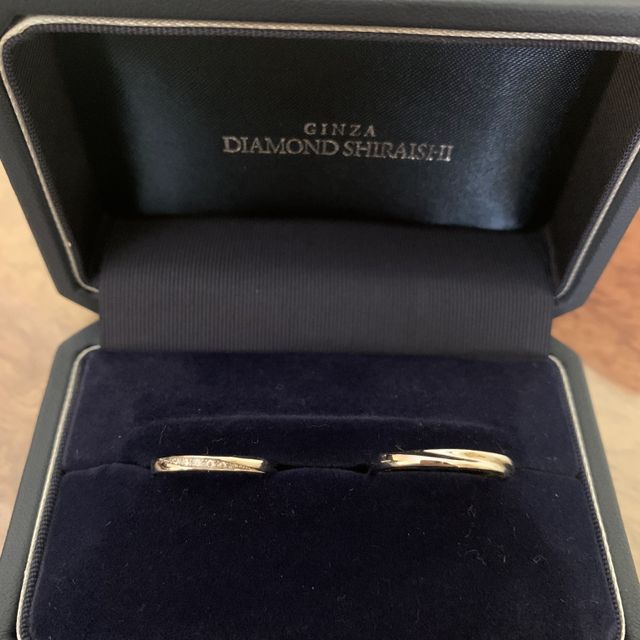 【銀座ダイヤモンドシライシの口コミ】 ダイヤモンドが入っているデザインのものを探していました。当初はウェー…